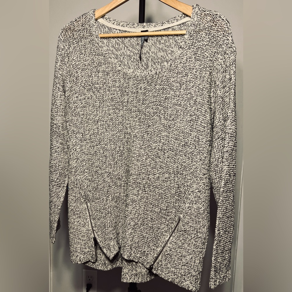 Dazzle Dazzle Cream/Black Scoop Neck Pullover Sweater Size L